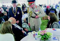 Spitfire pilot meets Royal