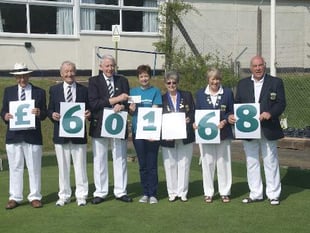 Bowlers raise money for Hospiscare