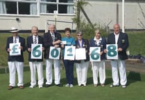 Bowlers raise money for Hospiscare