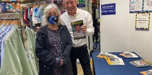 EX-BBC man Clinton signs books for good cause