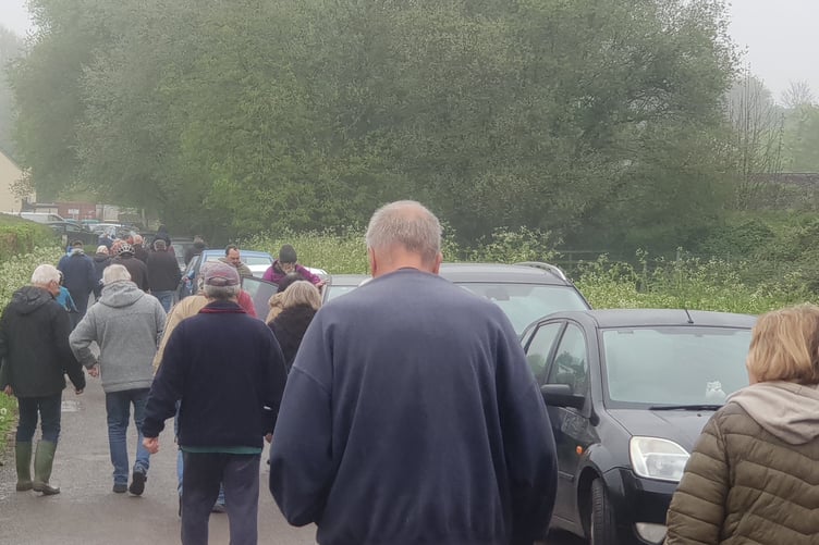 Crowds gathering near the Beam Bridge Inn to watch the Flying Scotsman
