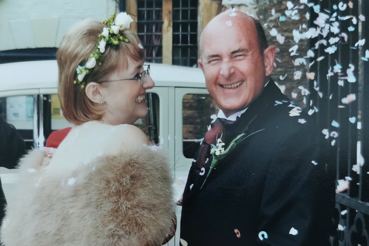 Tributes have been paid following the passing of former Wellington Weekly editor Chris Alder