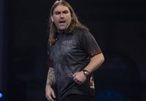 Searle clashes with van Barneveld 