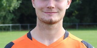 Torpoint score late goal to deny Wellington