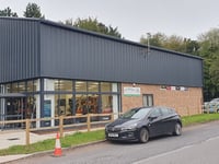 Gang sledgehammers their way into showroom