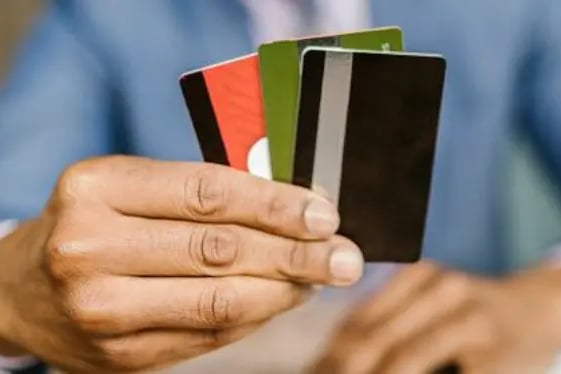 Police have issued advice after fraudsters pretending to be police conned a Comeytrowe woman into handing over thousands of pounds in cash