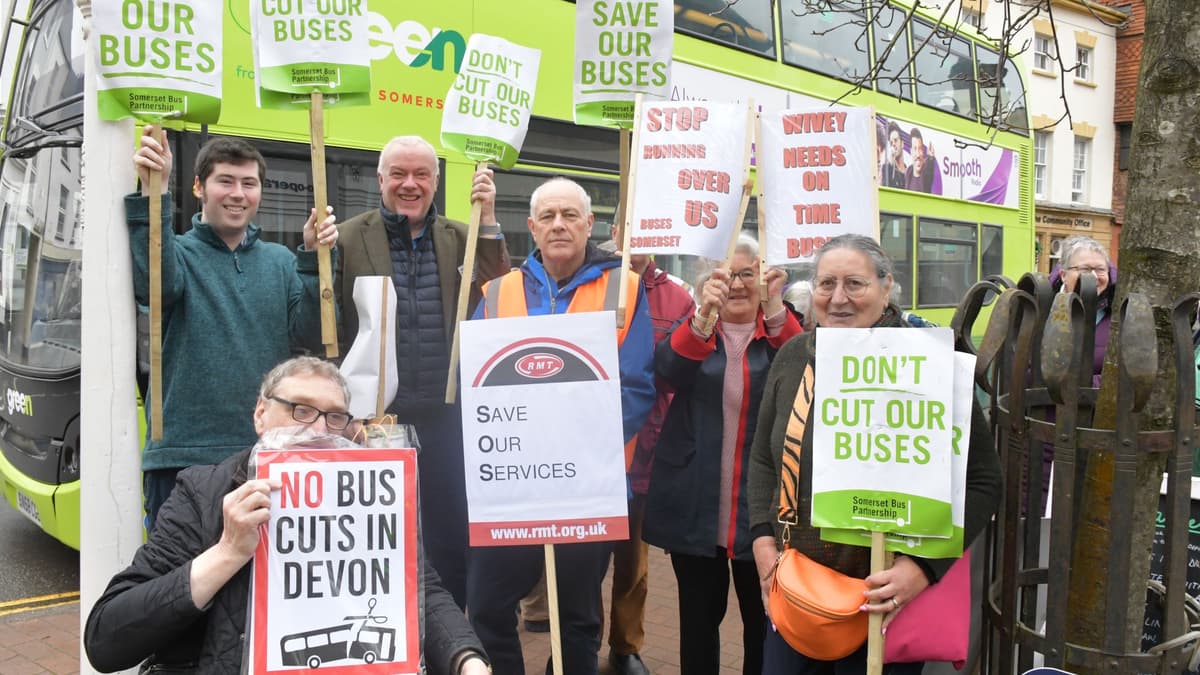 Somerset Bus Partnership takes anti-cuts protests to Wiveliscombe and Dulverton 