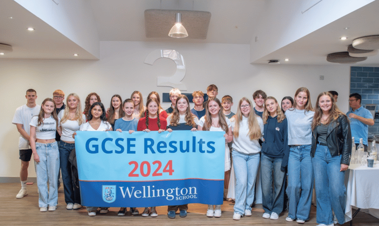 Wellington pupils shine with outstanding GCSE results