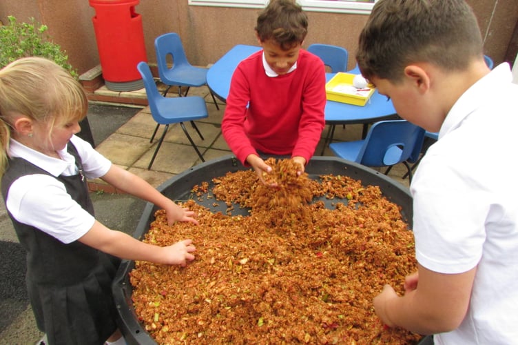 Langford Budville CoE Primary School hosted its annual Apple Day with apple-based activities for their students. 
