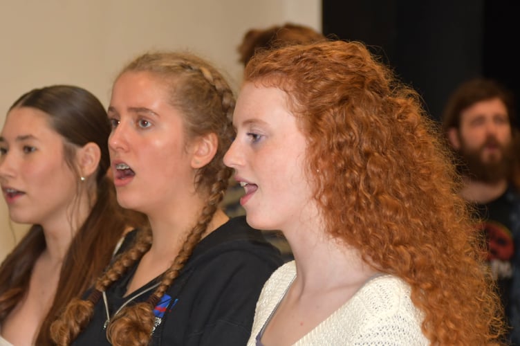 EMILY SELLICK  -  SELLICK  -  JAMIMA GEE  -  LILLA CRITCHARD