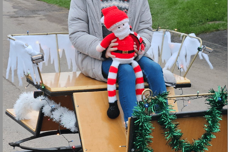 'Mossy' and the 'ChrisMoss' carriage take tour of Fitzhead to raise money for 14th century Tithe Barn