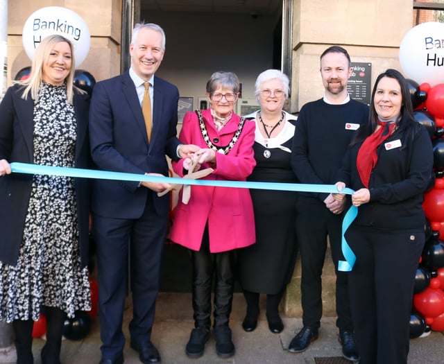 MP joins Wellington's Mayor in celebrating the Banking Hub arrival
