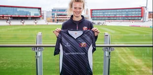 Somerset snap up seam bowler Laura Jackson
