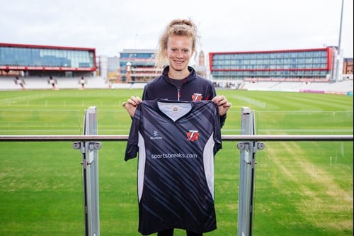 Somerset's new signing Laura Jackson