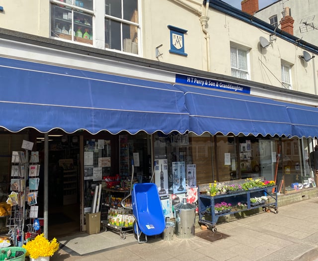 Police identify man responsible for smashing shop window