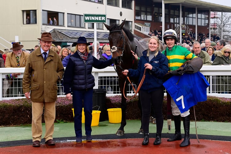 Musical Slave in the winners enclosure with Philip and Sarah Hobbs, Vivien Leslie and jockey Micheal Nolan at Taunton