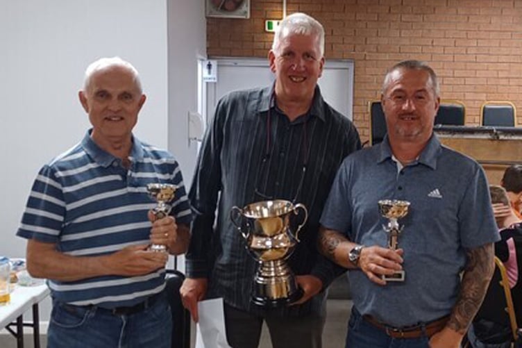 Andy Chappell (left) and Paul Desborough (right) - last season's pairs winners (Tindle)