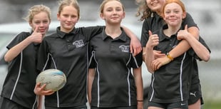 Girls' rugby team visits Twickenham