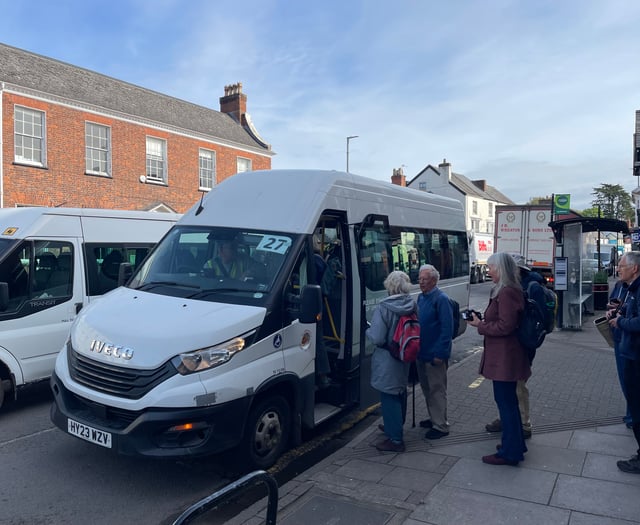 New Wivey to Welly bus arrives in town centre