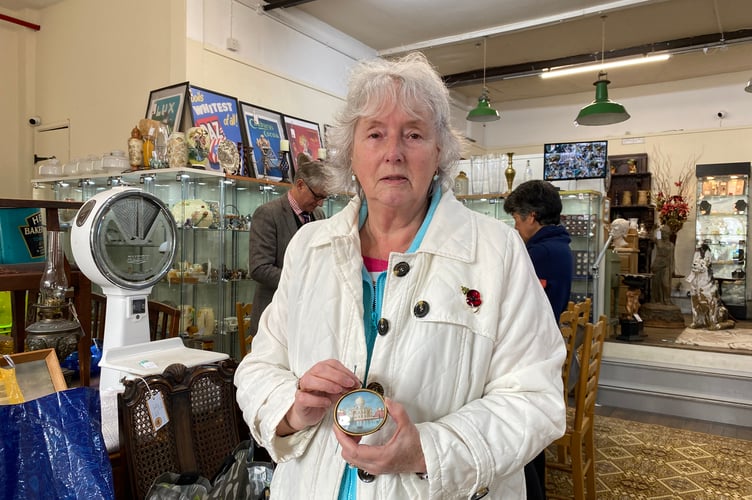 Jane Harding holds her Taj Mahal miniature