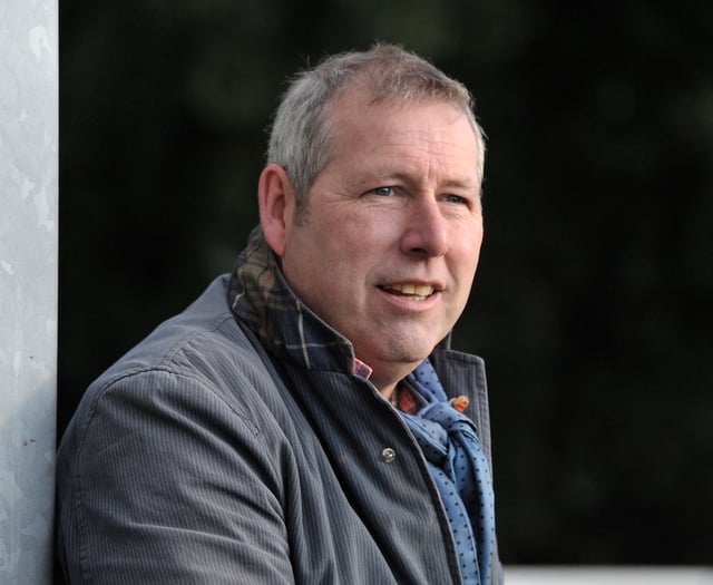 Family of Graham Sparks to present bench to Wellington CC