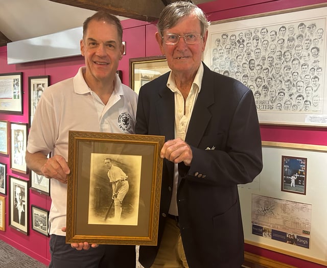 Life-long Somerset supporter's gift to Cricket Museum 