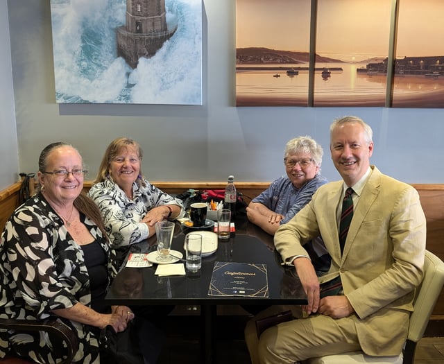 MP meets with visitors from Wellington, Florida