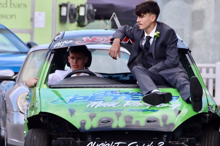 Court Fields students arrive at Somerset County Cricket Club for their prom