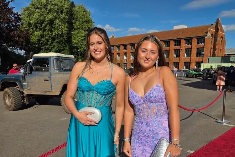 Court Fields students arrive at Somerset County Cricket Club for their prom