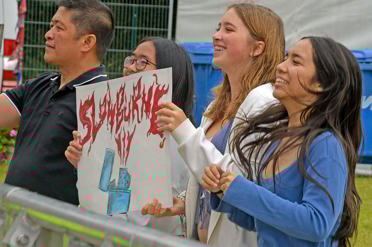 Friends and family support Slowburne at Welliestock