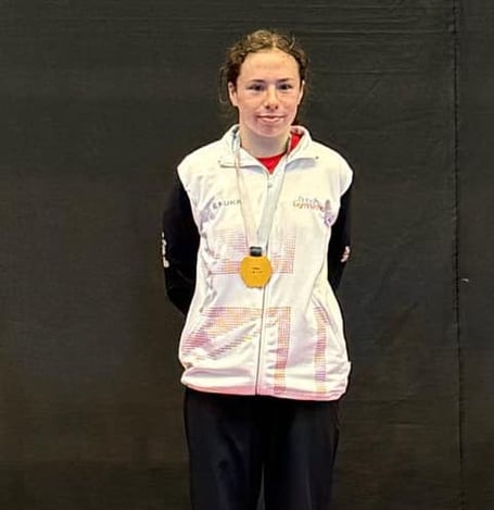 Emma Mason - gold in Portugal