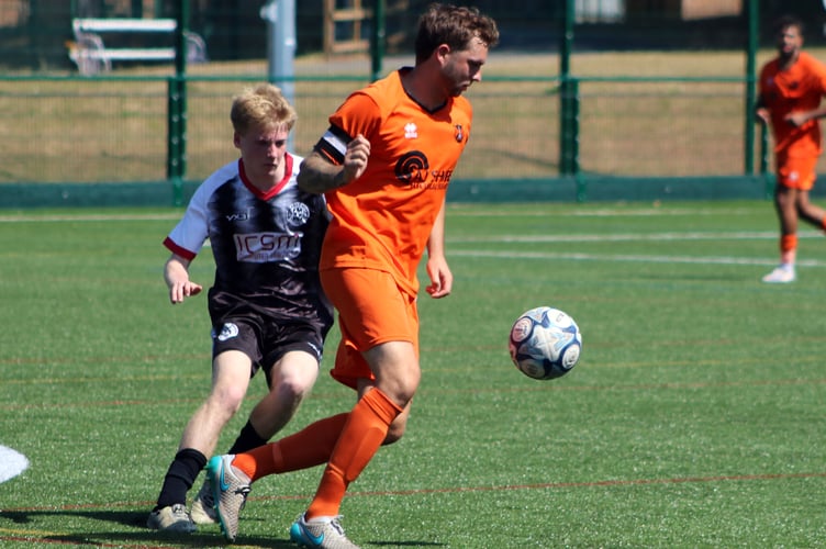 Wellington skipper Sam Towler on the ball.