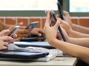 Town council backs school’s phone pouch initiative