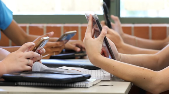 Town council backs school’s phone pouch initiative