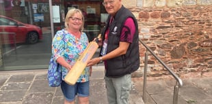 Cricket bat used by Viv Richards in 1979 presented to museum
