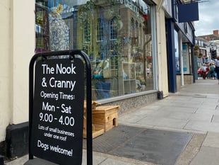 High street shop bars youth groups following series of thefts