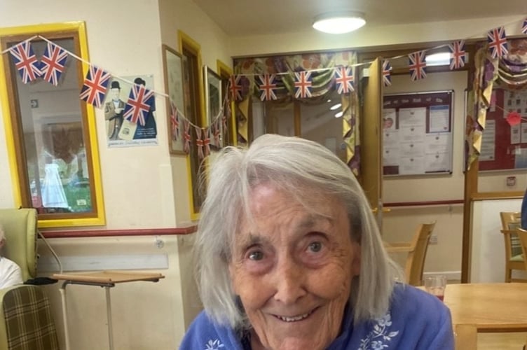 Margaret Fleming making ice lollies at Camelot House and Lodge
