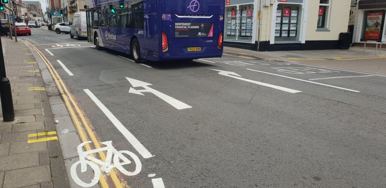 Road markings in Wellington town centre have been refreshed by Somerset Council after complaints from town councillors.