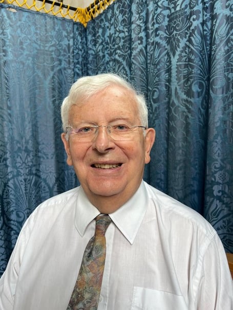 Richard Elloway has succeeded in swimming 2500 length of the Wellington pool to fundraise for his local church