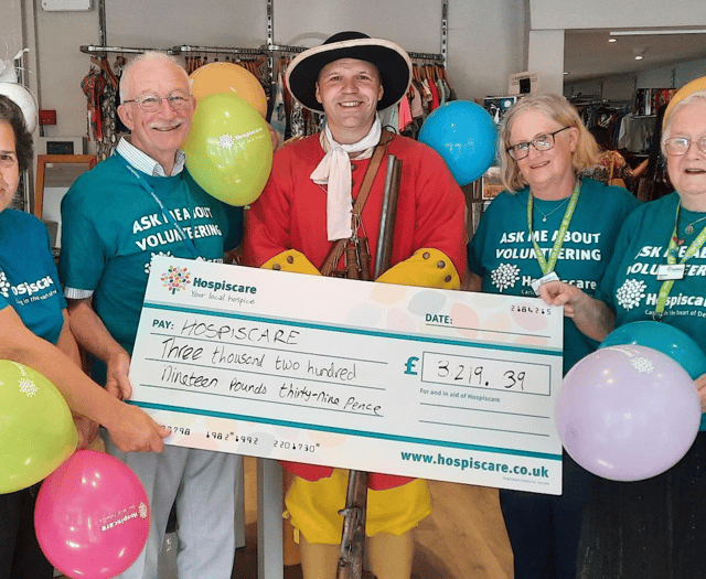 Hero raises more than £3,000 with historic reenactment