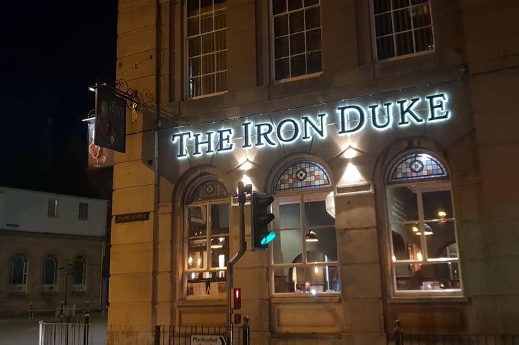 Wellington's Iron Duke pub saw only some customers receive the Government's mobile phone emergency alert test.