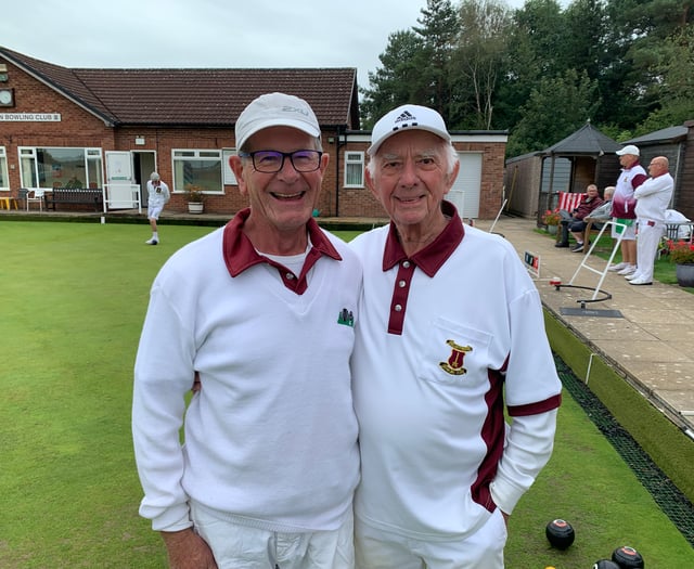 Wellington Bowling Club dodge showers to stage ten finals 