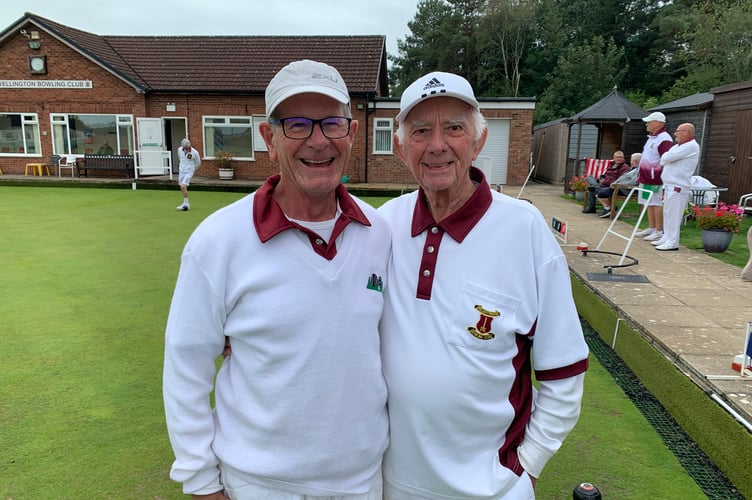 Ian Hollingsworth (left) who beat veteran Mike Connor in the Open Championship Singles Final