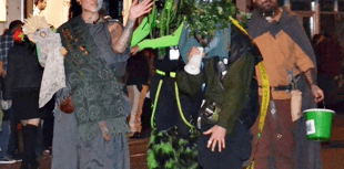 Folk and custom parade joins carnival again