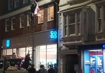 'Raise the Colours' activists replace Wellington flags removed by vigilante