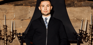 Wellington born influencer invited to explore The Traitors castle