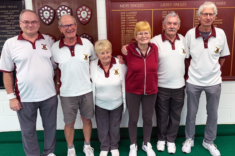 Left to right: Dave Harrison, Ian Hollingsworth and Angie Moore’s Southsiders, and Liz May, Alan Every and Alan May’s Skylarks.