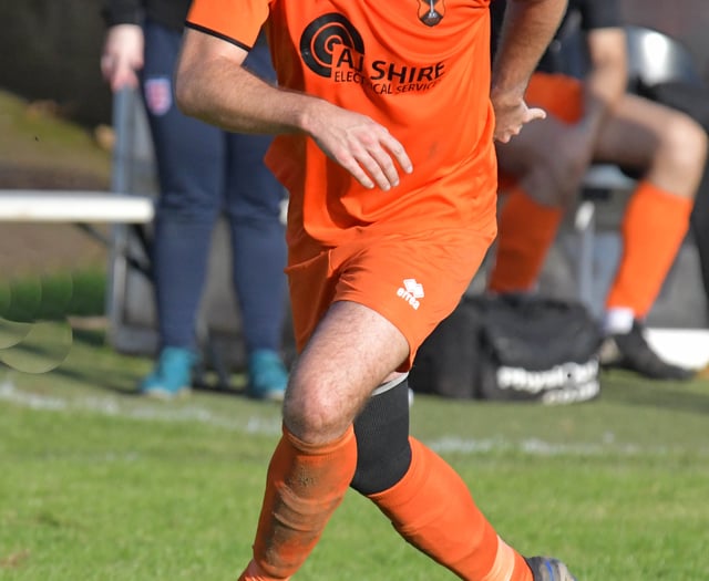 Wellington in two-goal fightback against ten-man Buckland