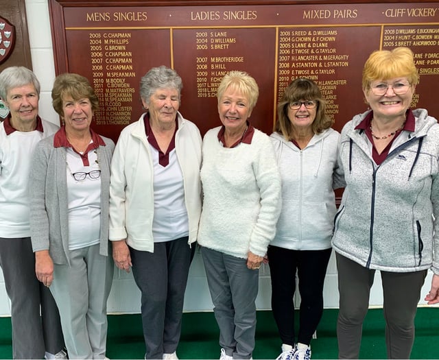 Wrens in full flight against Doves in bowls match 