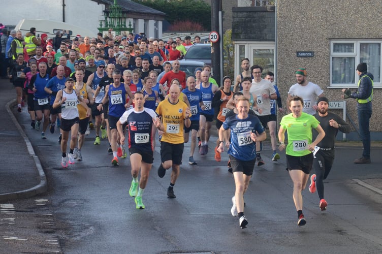 The start of the Wellington Monument 10k race
